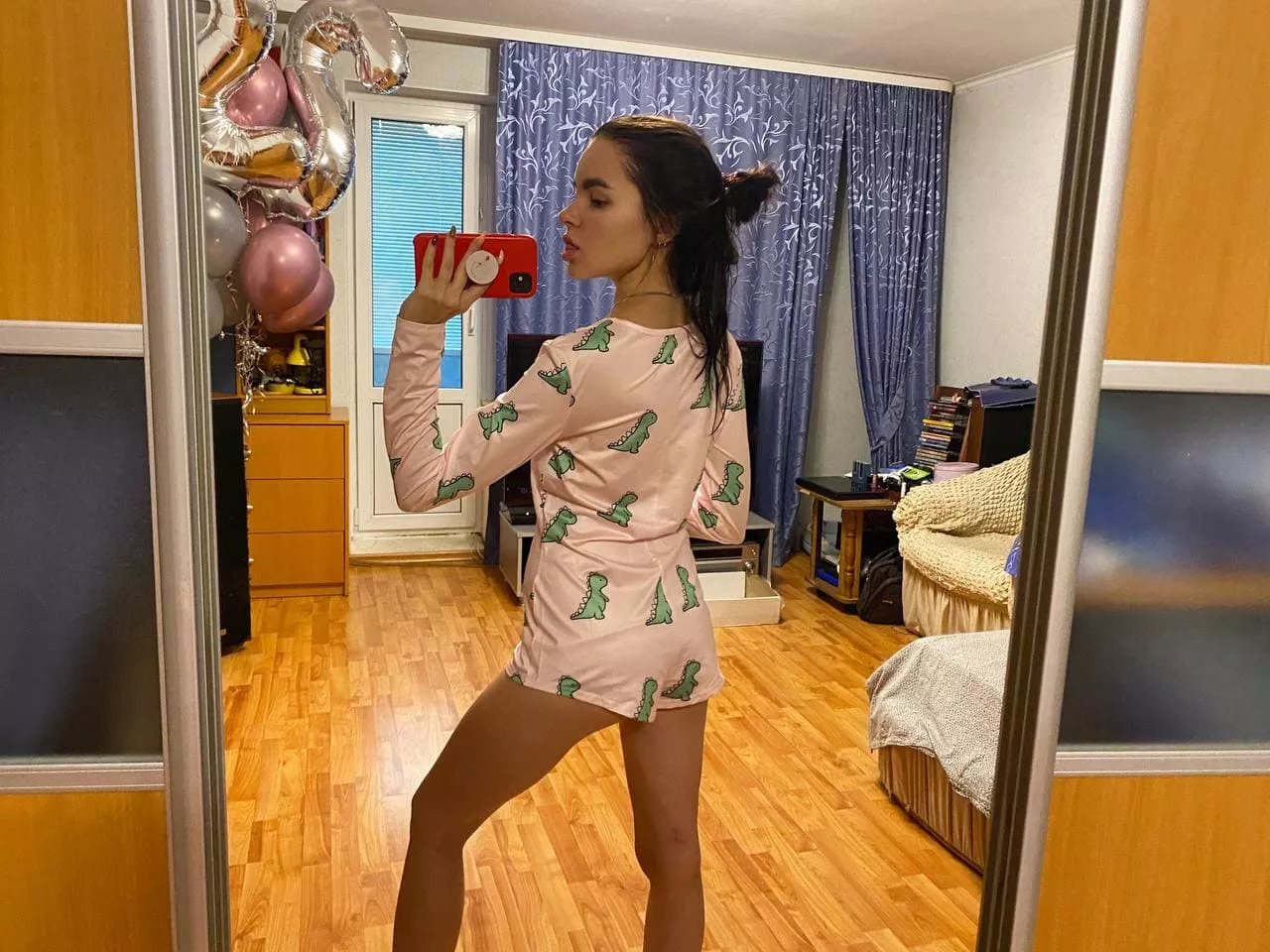 A sweet figure, isn't it? A sweet figure, isn't it?