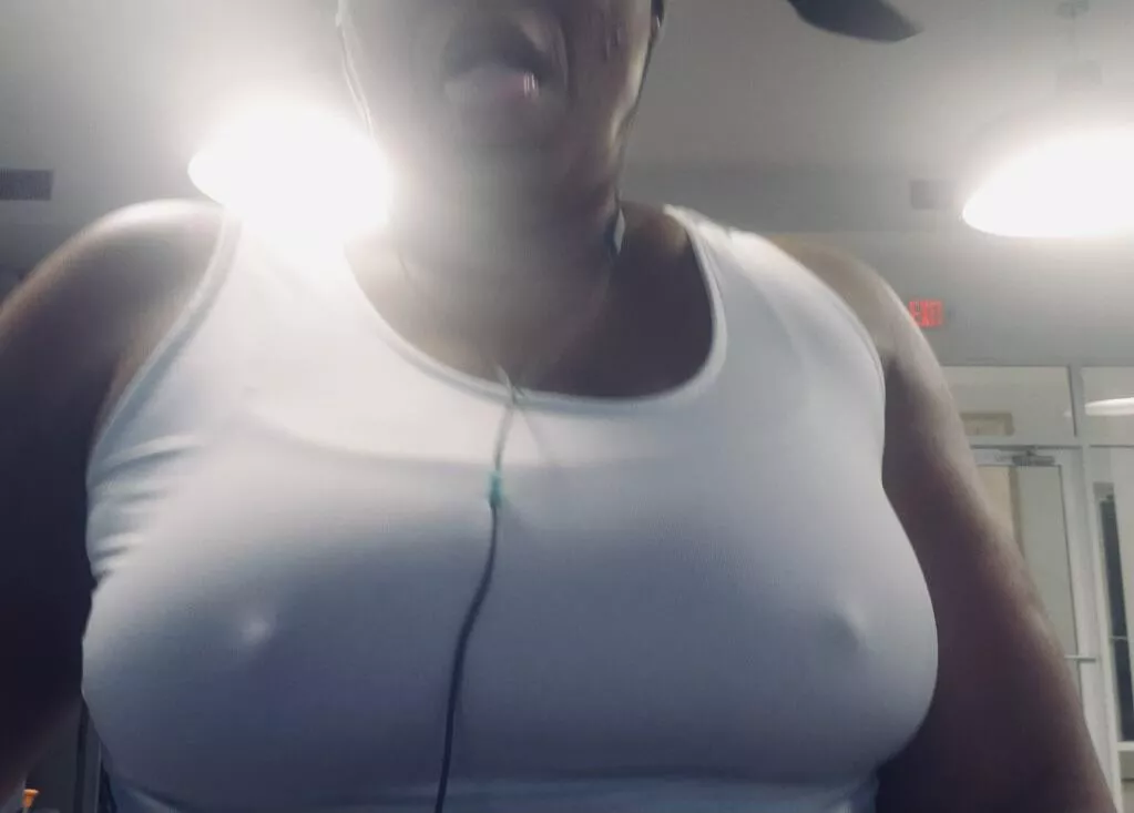 A tad bit chilly in the gym! ? Who wants to help with the warm up?