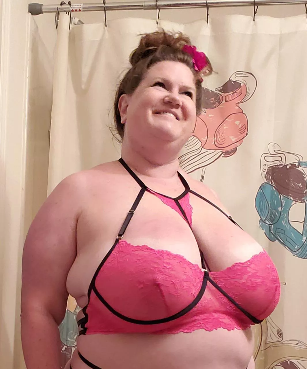 A TGIF smile 😃 Cheers 🥂[49F]