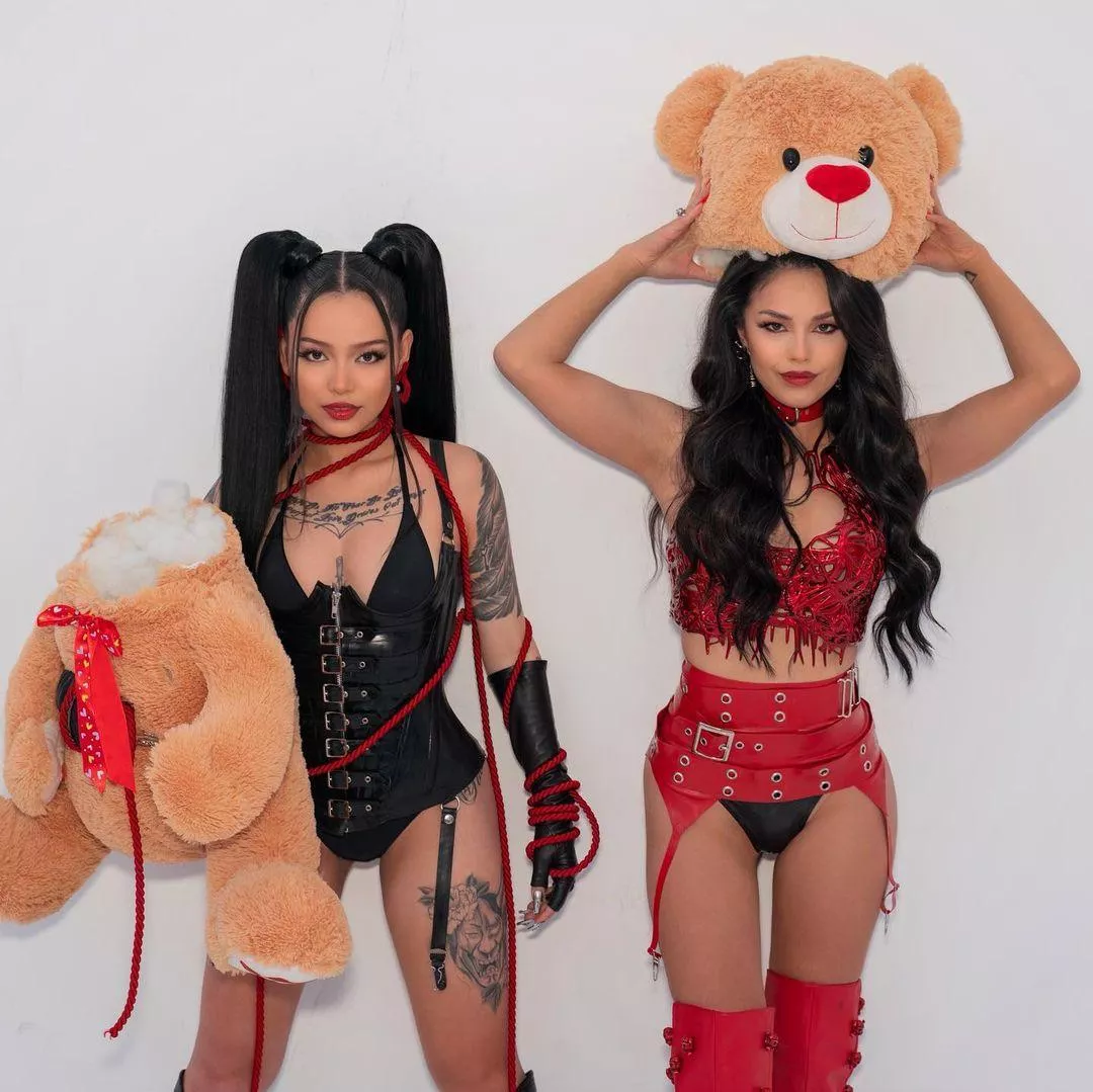 A threesome with Bella Poarch and Valkyrae would be a tight heaven A threesome with Bella Poarch and Valkyrae would be a tight heaven