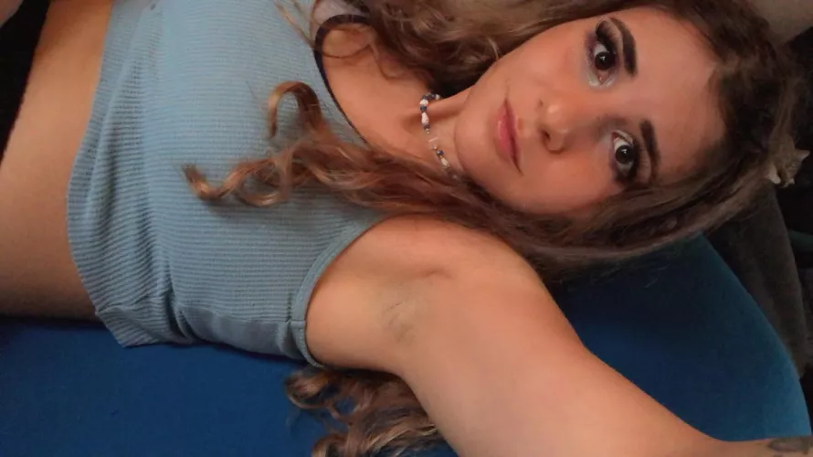 A tiny tiny bit of stubble 😋