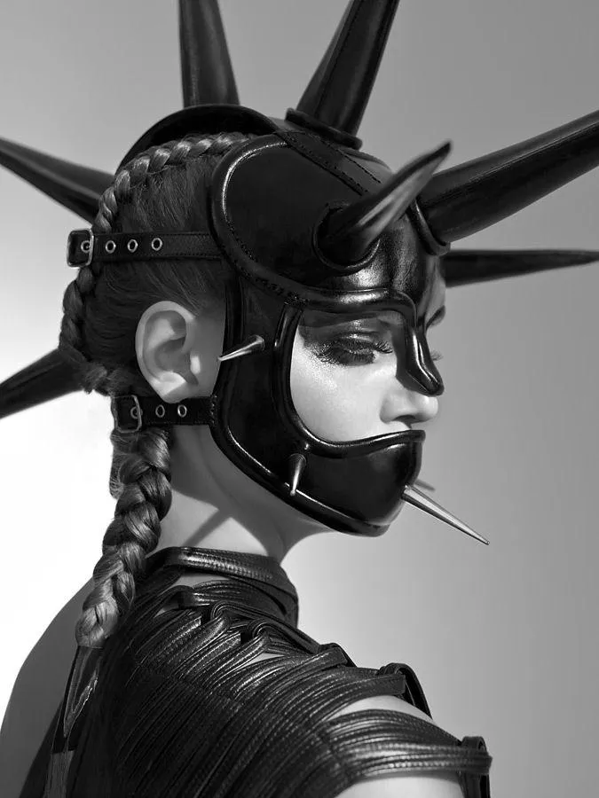 A unique way to deter seagulls from swooping down to steal your chips at the beach. A unique way to deter seagulls from swooping down to steal your chips at the beach.