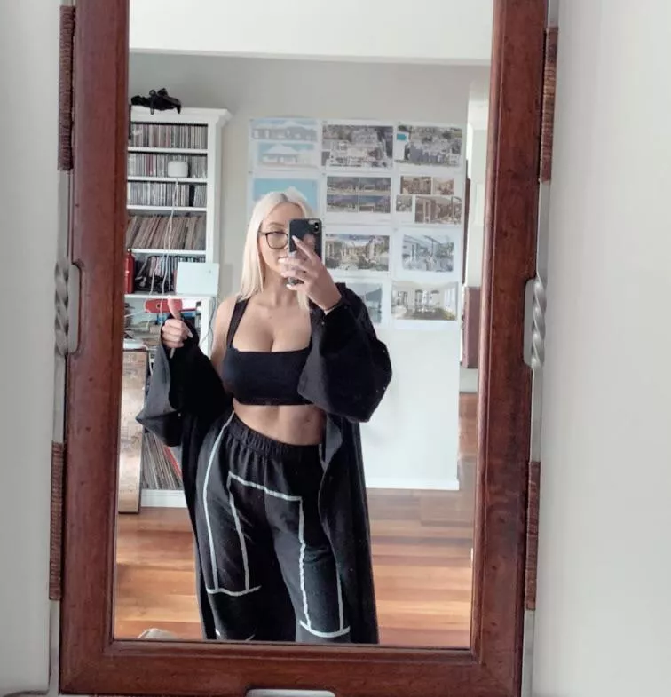 A very strong top ??