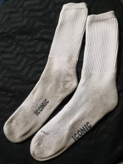 A week's worth of sweat and stink 😋 used and worn averaging 19,600 steps a day