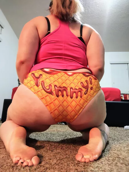 A whole curvy snack ๐ฅฐ