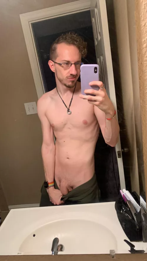 A wild-haired queer has appeared