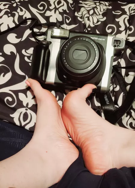 A wonderful fan teated me to a Polaroid camera.. I can't wait to get some exciting new shots with this..Smile πβ€β€β€