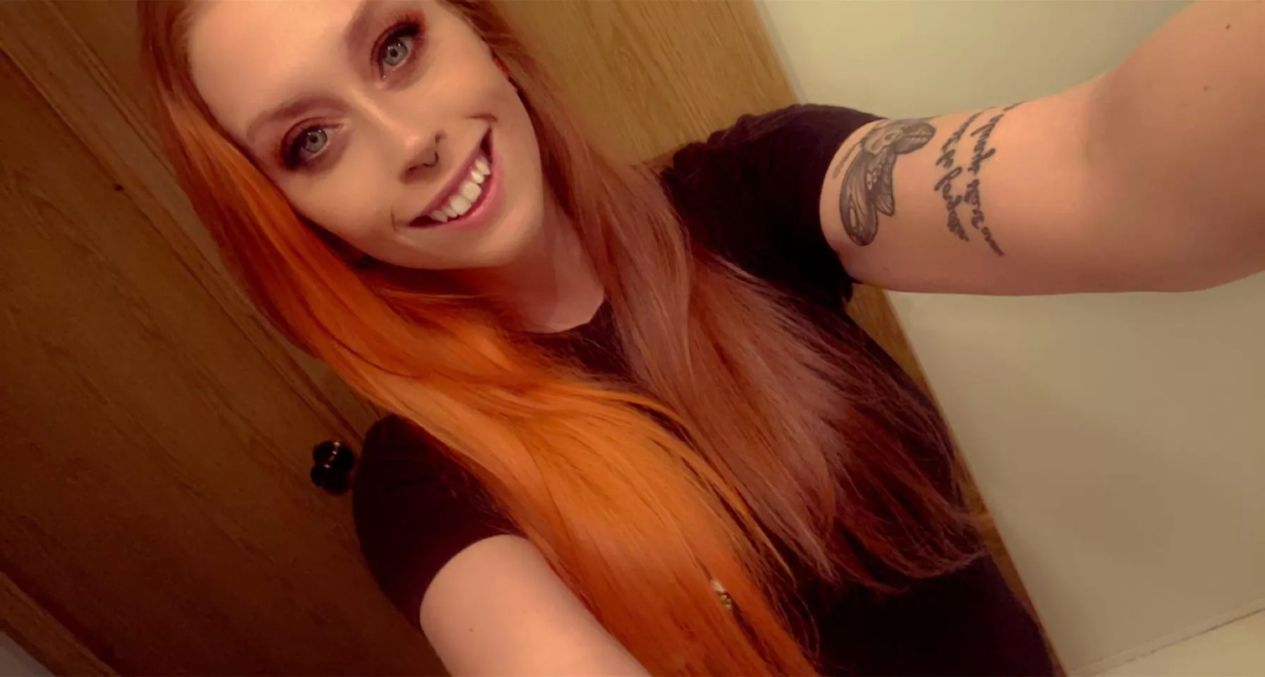 aaaand just a lil quick selfie before i left ♥️ all smiles 😊 aaaand just a lil quick selfie before i left ♥️ all smiles 😊