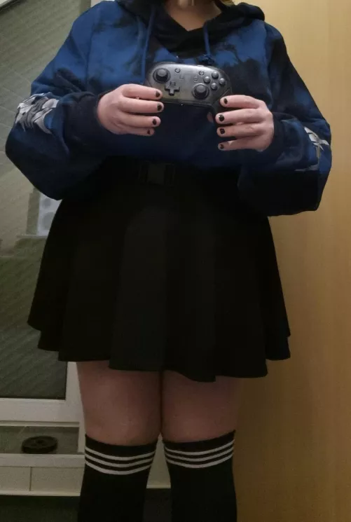 A-Anyone wanna smash?