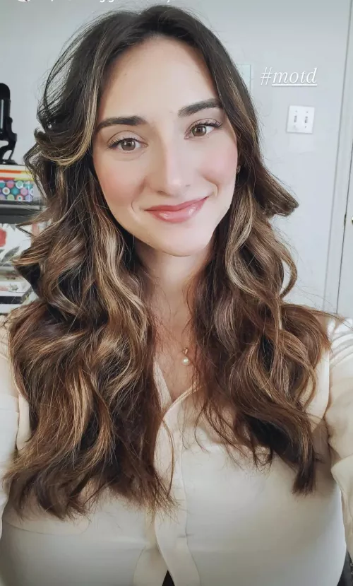 Abby Shapiro can't hold THEM anymore. Abby Shapiro can't hold THEM anymore.