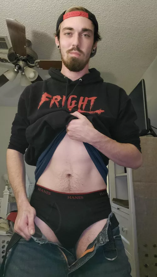 About to walk to the store thought I'd share what I'm wearing π