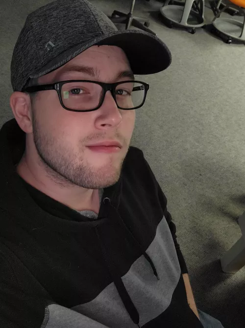 Absolutely losing my mind from boredom tonight. How's everyone else's morning/afternoon/evening? Absolutely losing my mind from boredom tonight. How's everyone else's morning/afternoon/evening?