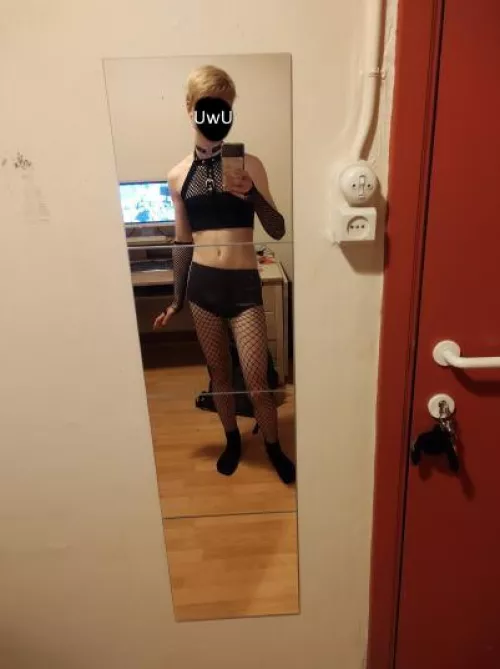 absolutely love my new outfit! UwU absolutely love my new outfit! UwU