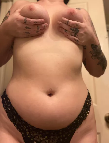 add me on snapcht @redditpawg ๐๐ถ
