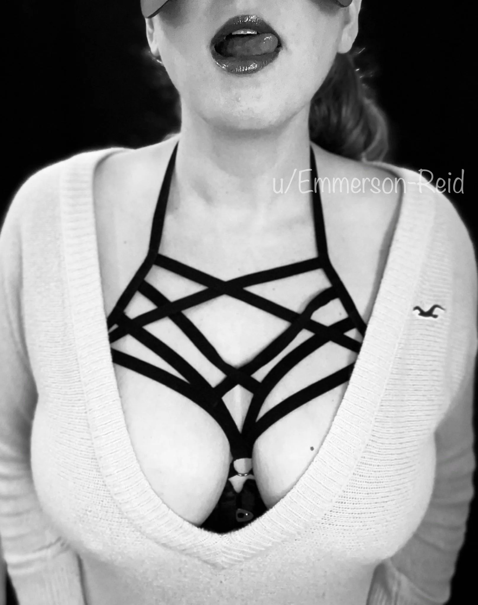 Adding a little tongue. 💋🥰❤️ (f) Adding a little tongue. 💋🥰❤️ (f)