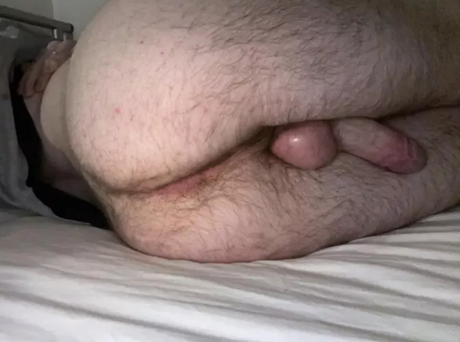 After a whole day trapped in underwear, I can finally breathe 🍑