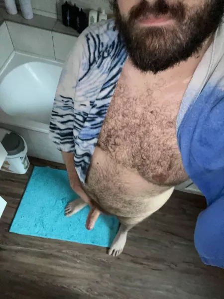 After shower horn, any volunteer to take care of this boner? π After shower horn, any volunteer to take care of this boner? π