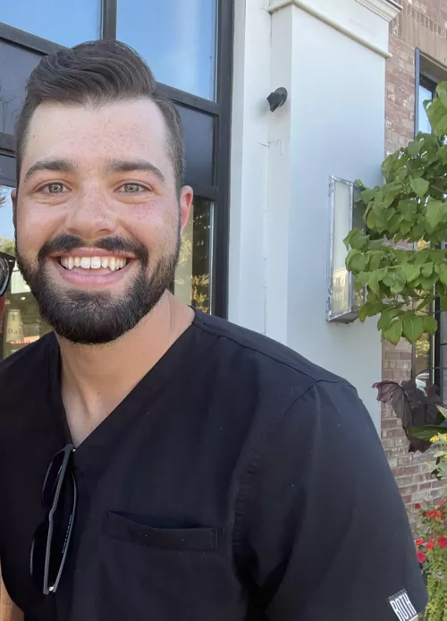 After the tumultuous process of coming out to those closest to me, I’m finally feeling like I’m able to genuinely smile for myself and newfound confidence 😁 After the tumultuous process of coming out to those closest to me, I’m finally feeling like I’m able to genuinely smile for myself and newfound confidence 😁