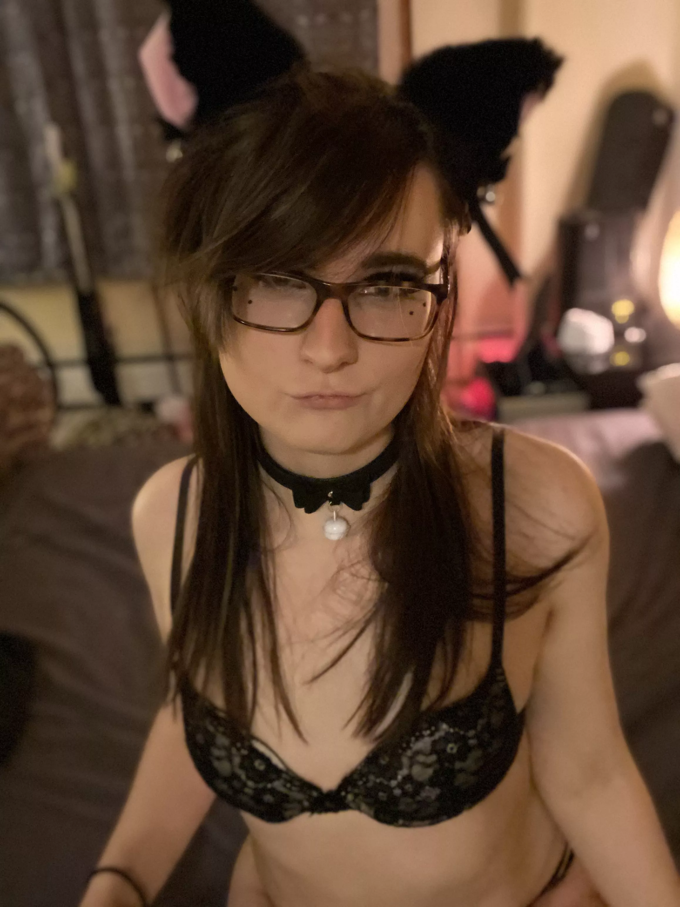 Ah I feel so sexy when I wear cat ears! [t]