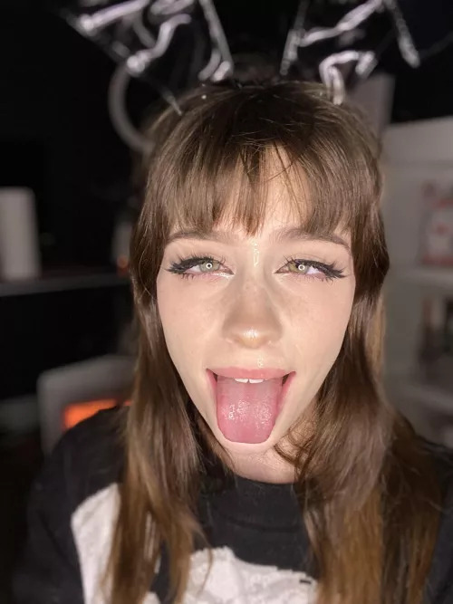 Ahegao attempt after getting nutted on🤤(19f OC) Ahegao attempt after getting nutted on🤤(19f OC)