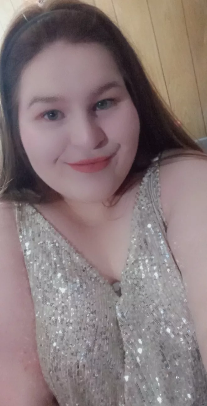 Ahhh!! My shirt is soooo sparkly!!!