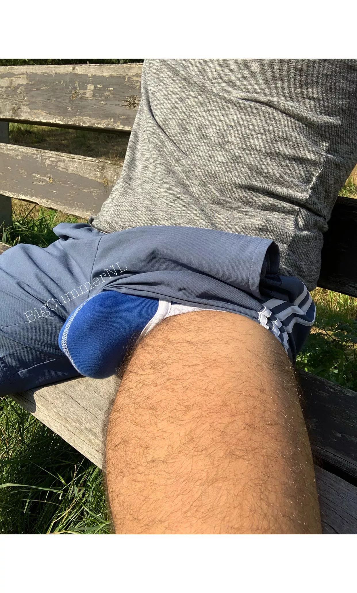 🔥Airing my bulge at the park 😈 Bi 27