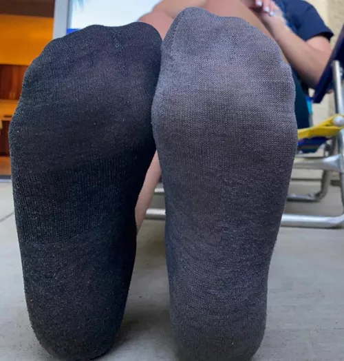 Airing out my sweaty mismatched socks 🧦 😛