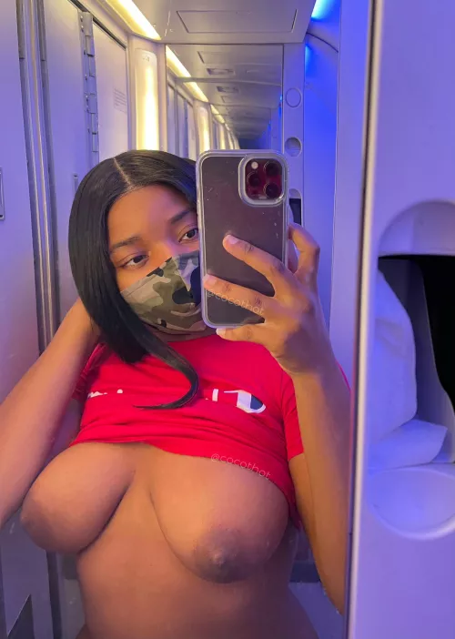 airplane titties 🙈