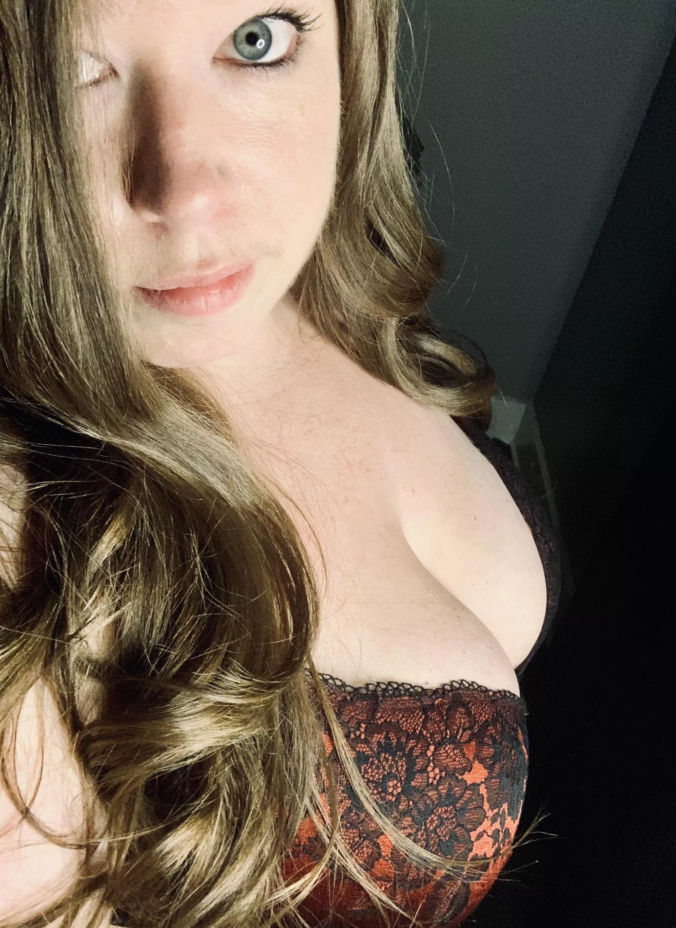 All alone 😘 what to do?