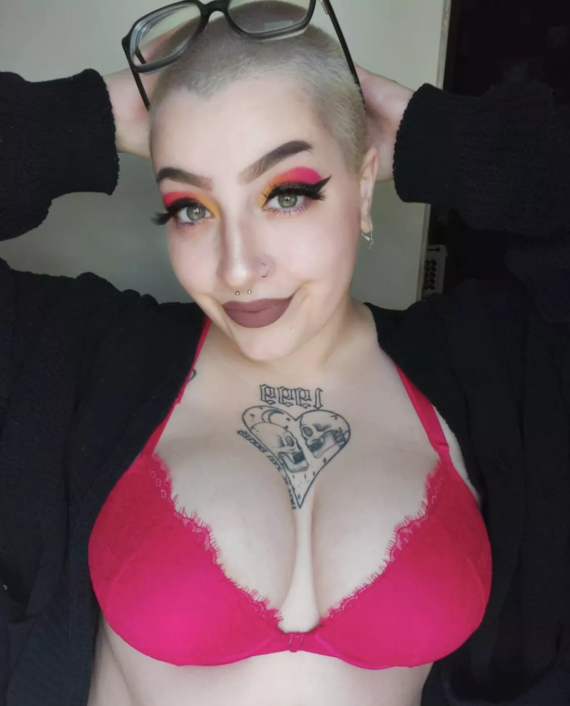 All boobs no brains! All boobs no brains!