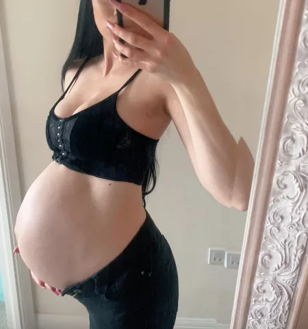 All bump 🖤 37 Weeks All bump 🖤 37 Weeks