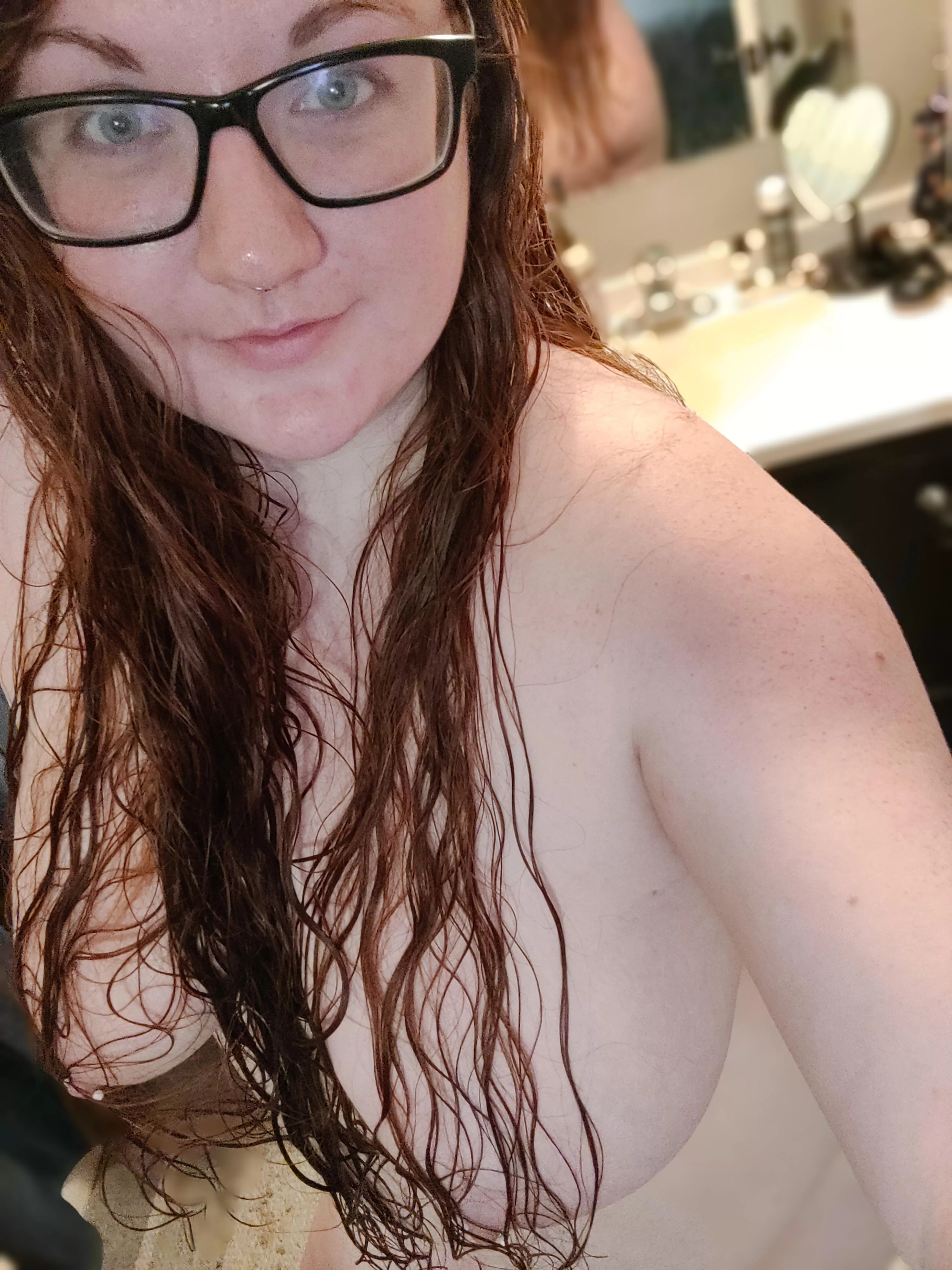 All clean! Only problem is I'm still wet... Can you help me βΊοΈ All clean! Only problem is I'm still wet... Can you help me βΊοΈ