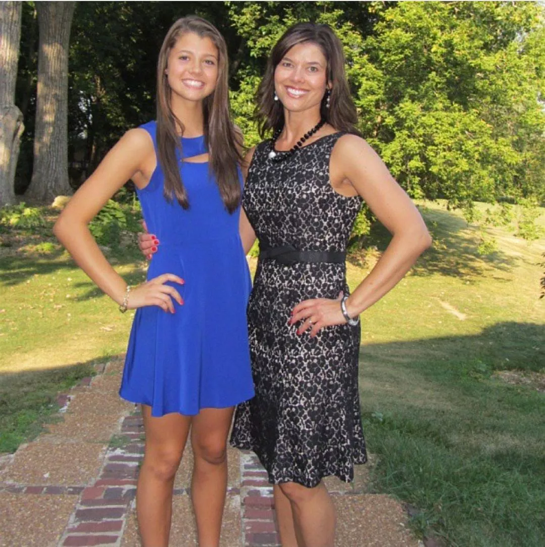 MotherDaughter. 