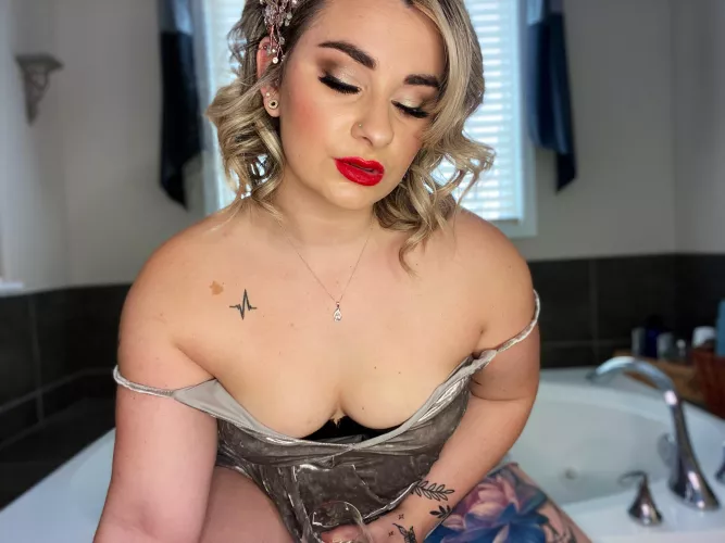 All dressed up with nowhere to go. (f)ucksakes?