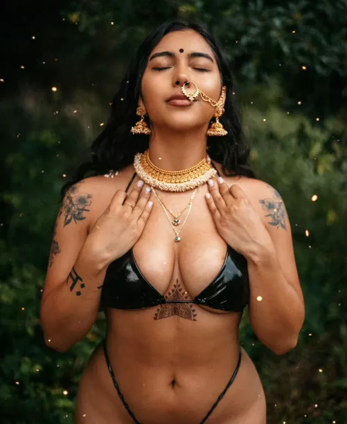 All hail your shiny Desi goddess