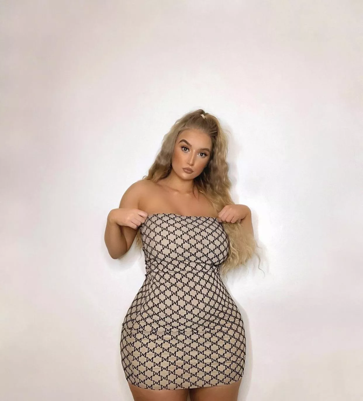 All hips and tits All hips and tits