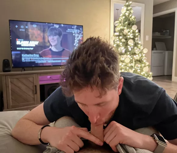 All I want for Christmas is a ginger sucking my dick….oh look 😏