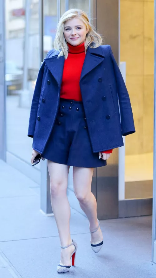 All I want for Christmas is to spend 24 hours with my pants off completely devoted to worshiping Chloe Moretz and her silky smooth legs