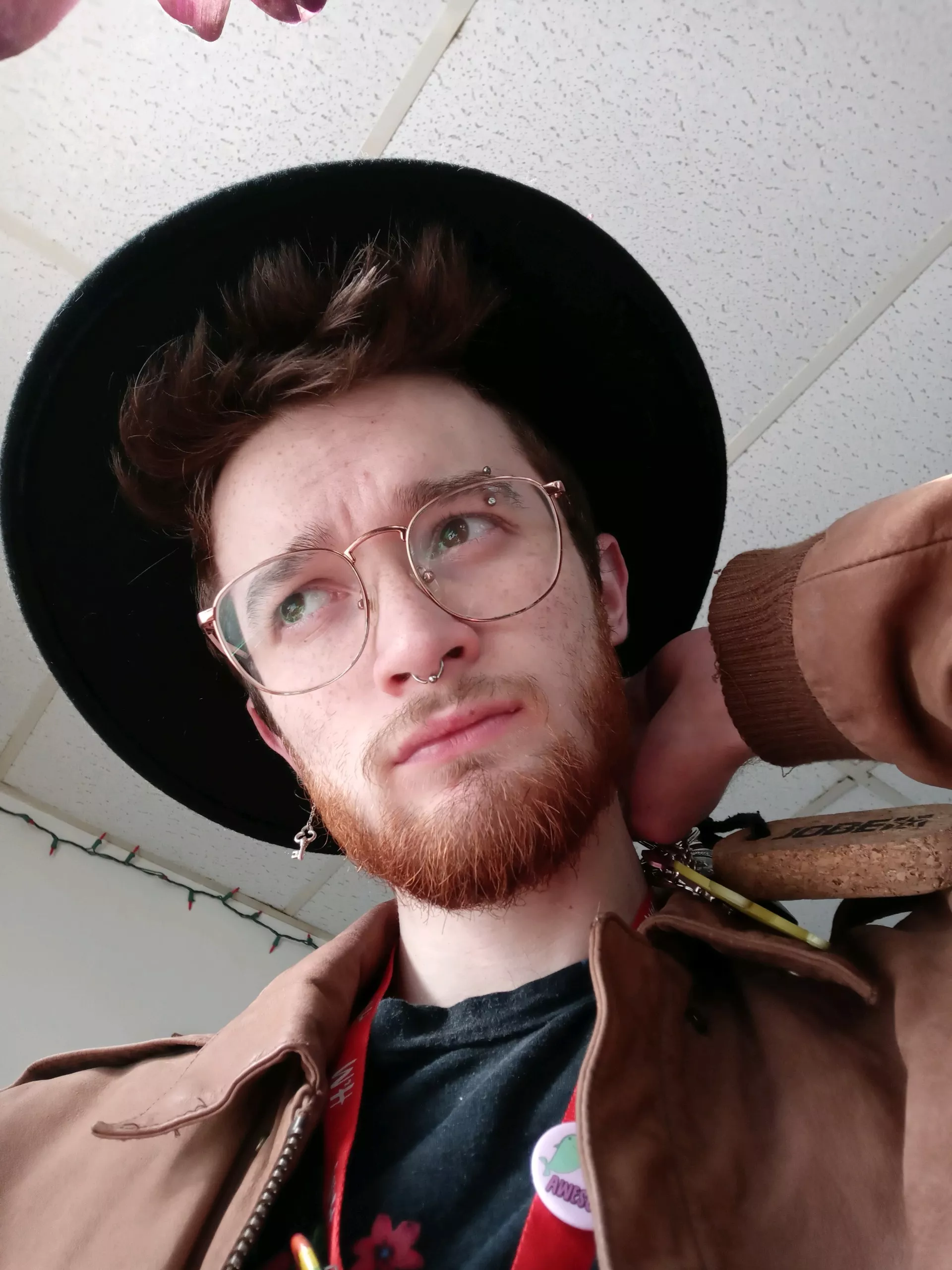 All I want: Is to RP and drink coffee and play a shittily balanced moba.... With zaddy 👀