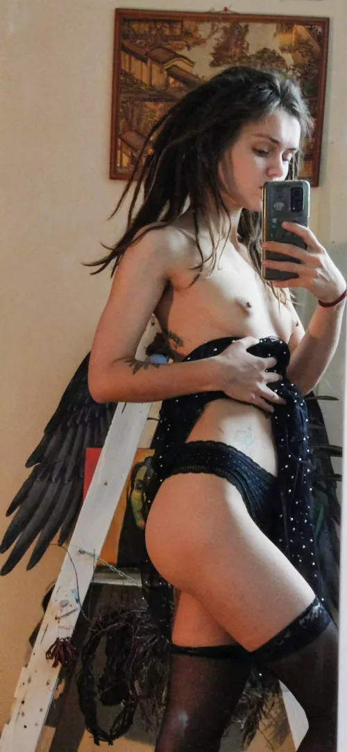 all in black, do you like it?