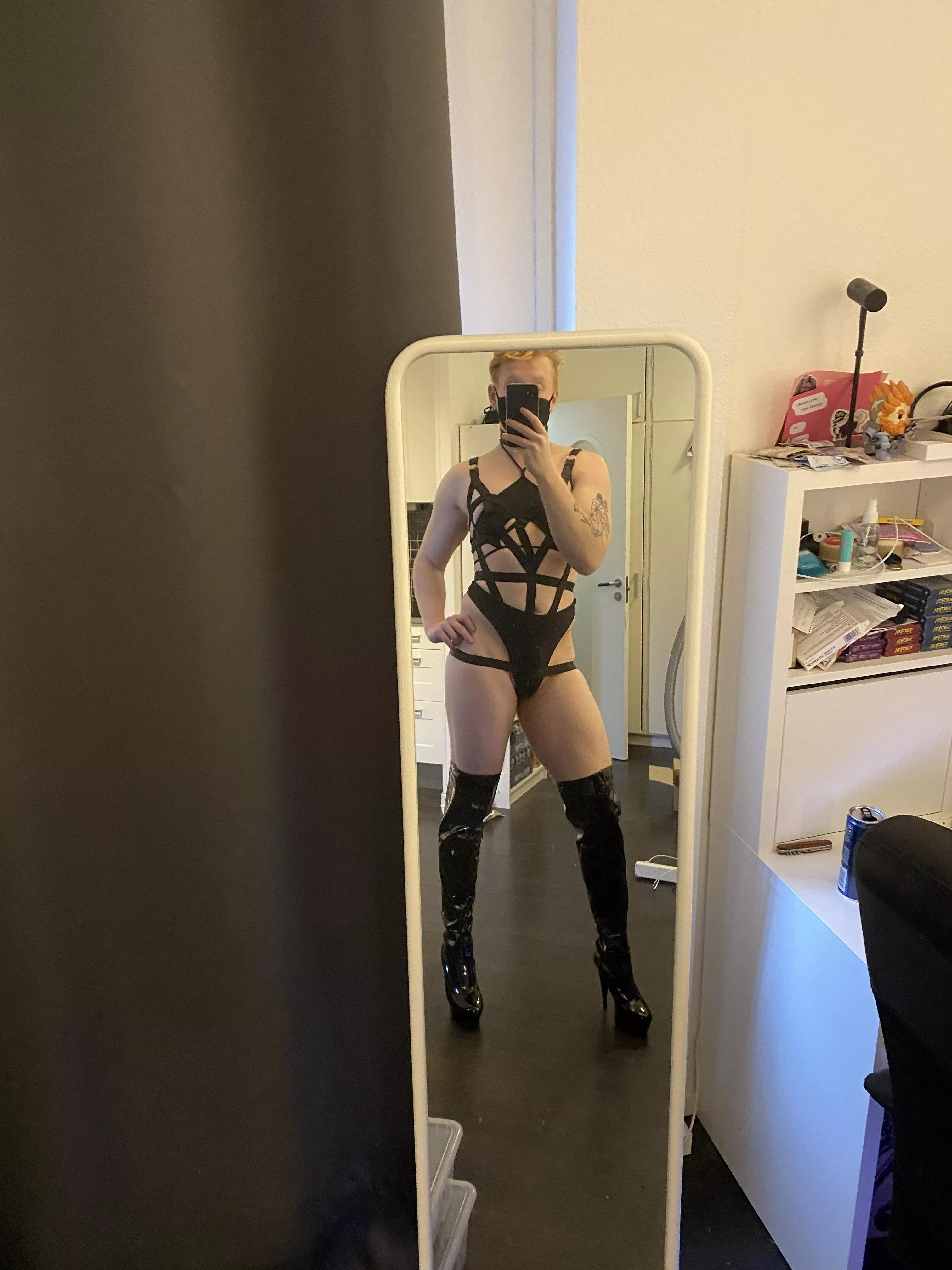 All the straps 😳 All the straps 😳