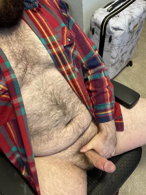 All worked up at my desk, there are too many hot people on Reddit for work to hold my focus 🥵 All worked up at my desk, there are too many hot people on Reddit for work to hold my focus 🥵