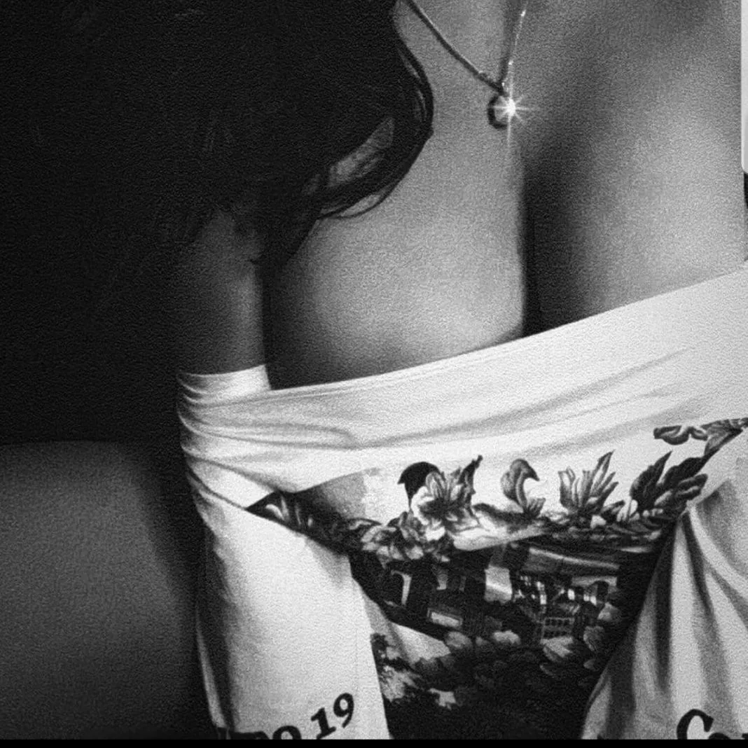 Almost a nip slip hmu Instagram weekendatbellz