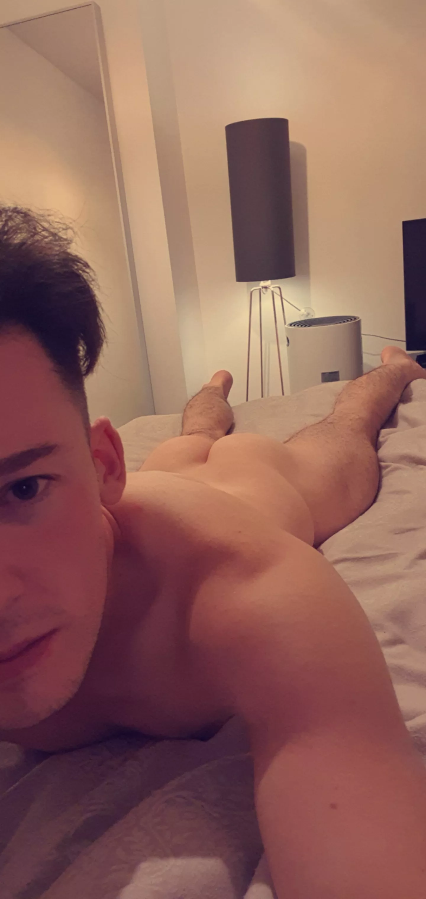 Always have my ass out 😝