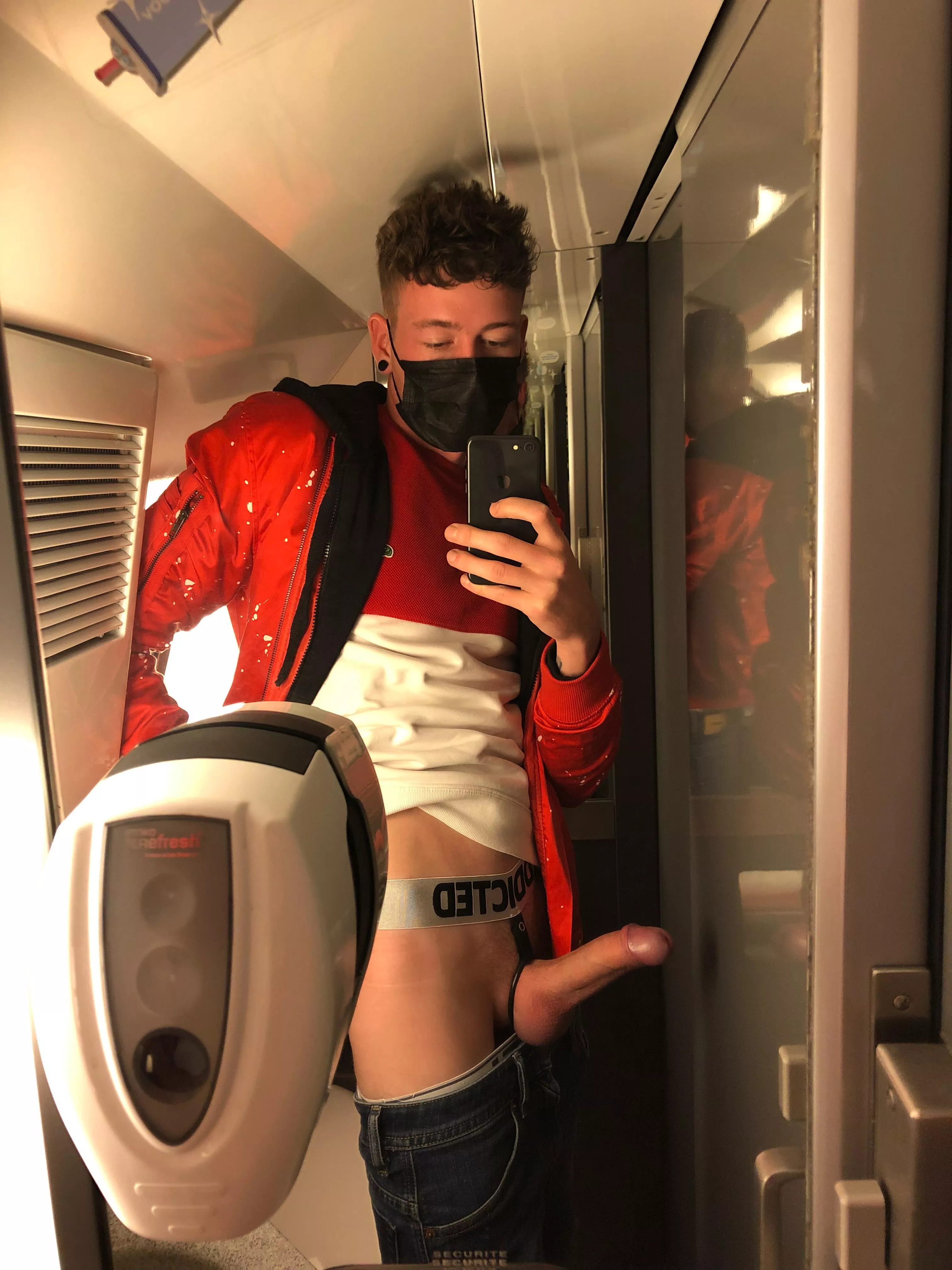 š Always horny when I ride the train šš š Always horny when I ride the train šš