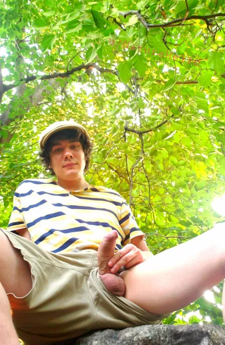 Always nice to find a private spot in the park 🌿 Always nice to find a private spot in the park 🌿