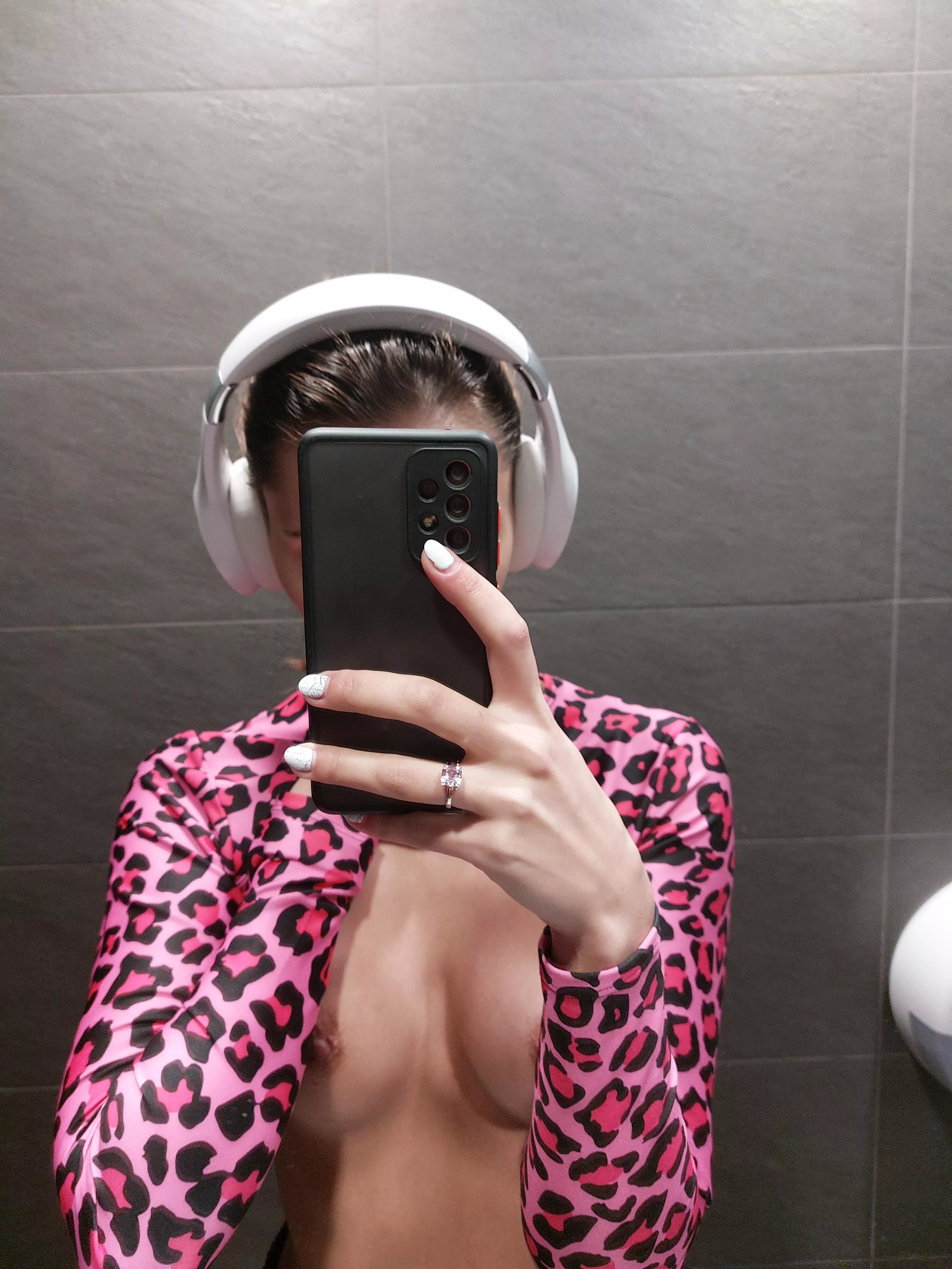 Am I a slut if I post this without my husband knowing? Am I a slut if I post this without my husband knowing?