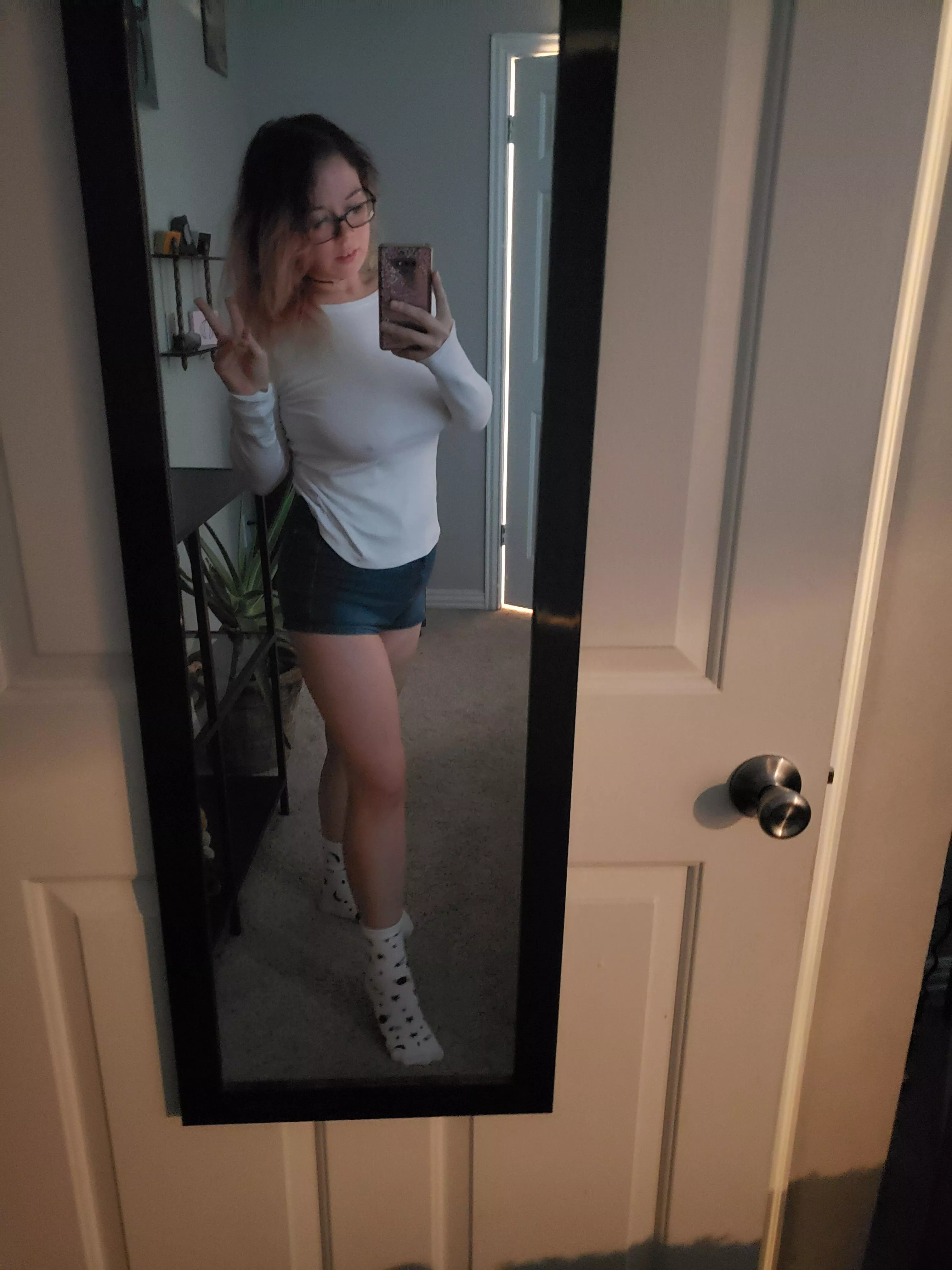am I doing this braless life right? ๐ am I doing this braless life right? ๐