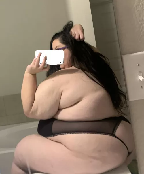 Am I doing this pose right? π