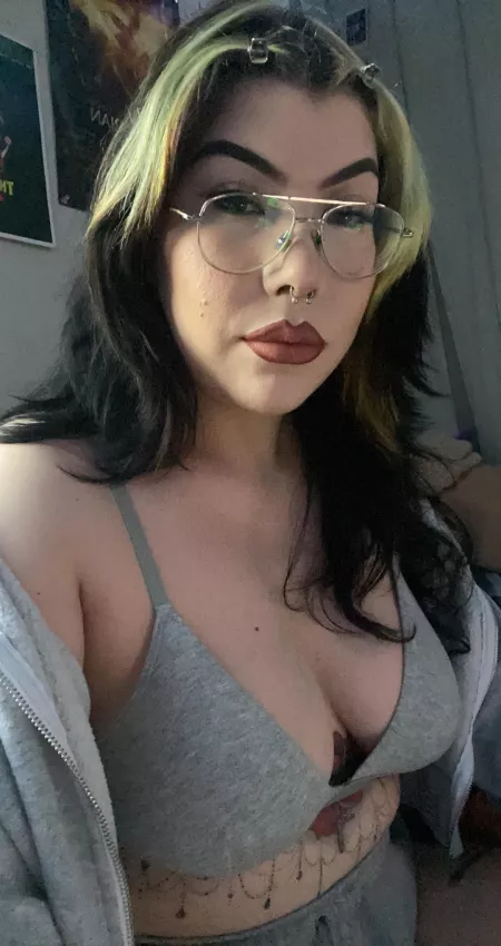 am i girlfriend material?